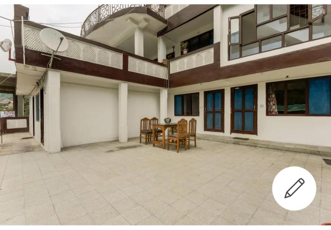 Tirthan Crest Homestay Banjār Exterior foto