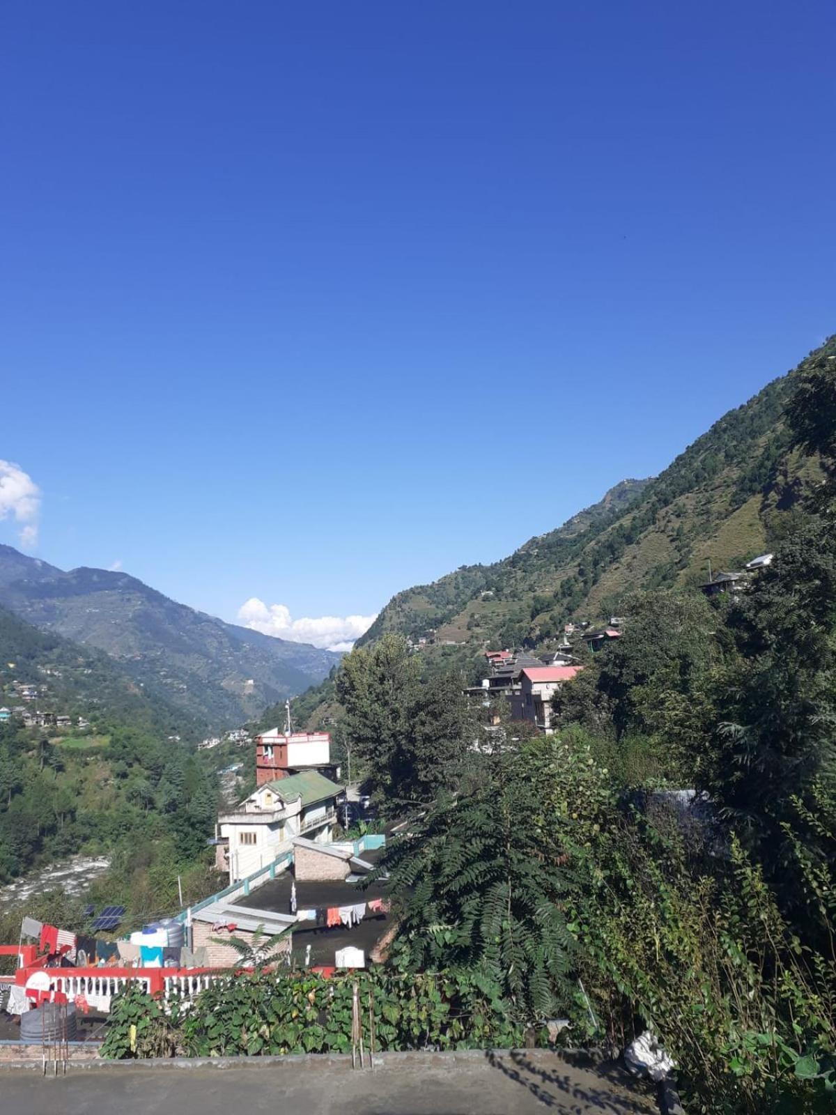 Tirthan Crest Homestay Banjār Exterior foto