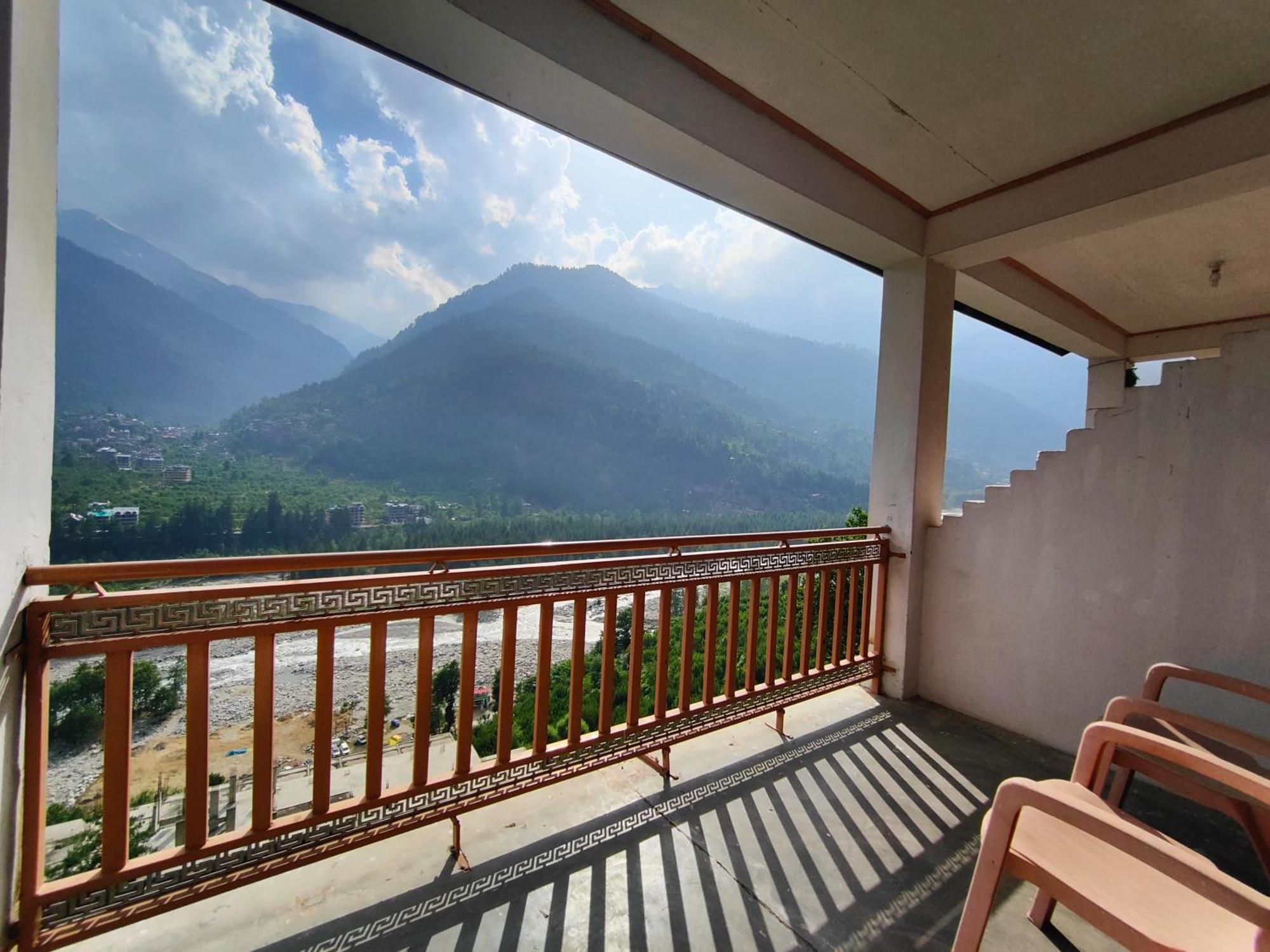 Tirthan Crest Homestay Banjār Exterior foto